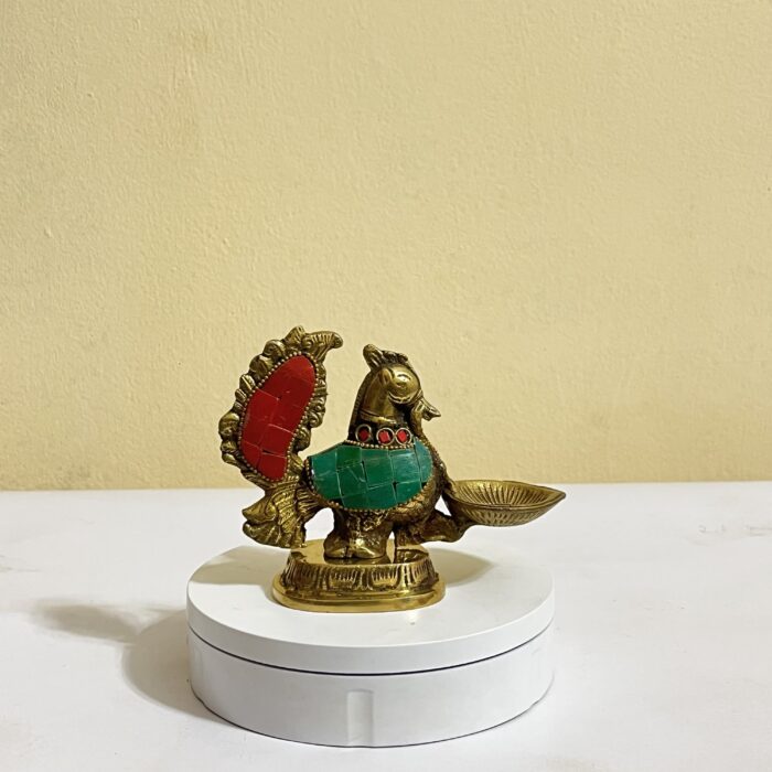 পিতলের ময়ূর প্রদীপ – পূজা, হোম ডেকোর ও উপহার দেওয়ার জন্য একেবারে উপযুক্ত - Image 1