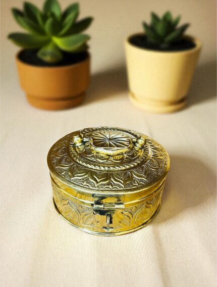 Brass Premium Quality Pandani Box – 750 gm | Handmade | Elegant Design