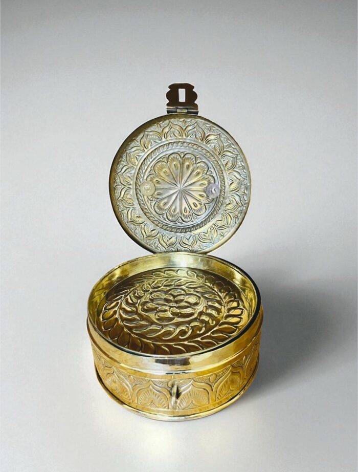 img_4675 Brass Premium Quality Pandani Box – 750 gm | Handmade | Elegant Design - Image 3