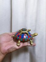 স্টোনের কাজ করা পিতলের জোড়া কচ্ছপ – হোম ডেকোর, সৌভাগ্যের প্রতীক ও উপহার দেওয়ার জন্য উপযুক্ত - Image 2