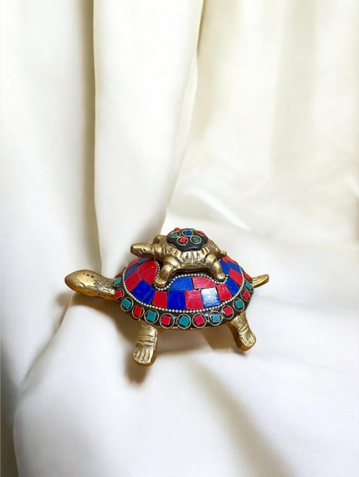 স্টোনের কাজ করা পিতলের জোড়া কচ্ছপ – হোম ডেকোর, সৌভাগ্যের প্রতীক ও উপহার দেওয়ার জন্য উপযুক্ত - Image 3