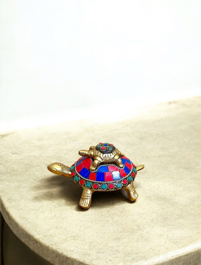 স্টোনের কাজ করা পিতলের জোড়া কচ্ছপ – হোম ডেকোর, সৌভাগ্যের প্রতীক ও উপহার দেওয়ার জন্য উপযুক্ত - Image 1