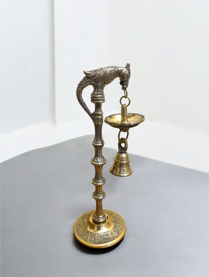 img_4932 খাঁটি পিতলের তৈরি ঘণ্টা প্রদীপ – পূজা, মন্দির ও হোম ডেকোরের জন্য আদর্শ। - Image 1