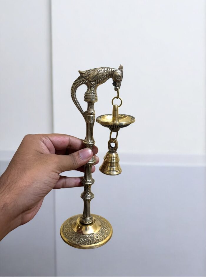 img_4933 খাঁটি পিতলের তৈরি ঘণ্টা প্রদীপ – পূজা, মন্দির ও হোম ডেকোরের জন্য আদর্শ। - Image 2