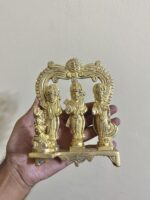 পিতলের তৈরি রাম দরবার শোপিস (৬.৫”, ১১৫০ গ্রাম)। রাম, সীতা, লক্ষ্মণ ও হনুমানের ঐশ্বরিক মূর্তি। হোম ডেকোর ও পূজার জন্য আদর্শ - Image 3