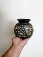 পিতলের কালো মিনা করা ঘটি | ৫ ইঞ্চি | ১০৯০ গ্রাম | শোপিস ও সাজসজ্জার জন্য উপযোগী - Image 2