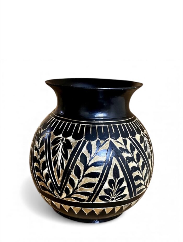 img_5441 পিতলের কালো মিনা করা ঘটি | ৫ ইঞ্চি | ৬৫০ গ্রাম | শোপিস ও উপহার - Image 1