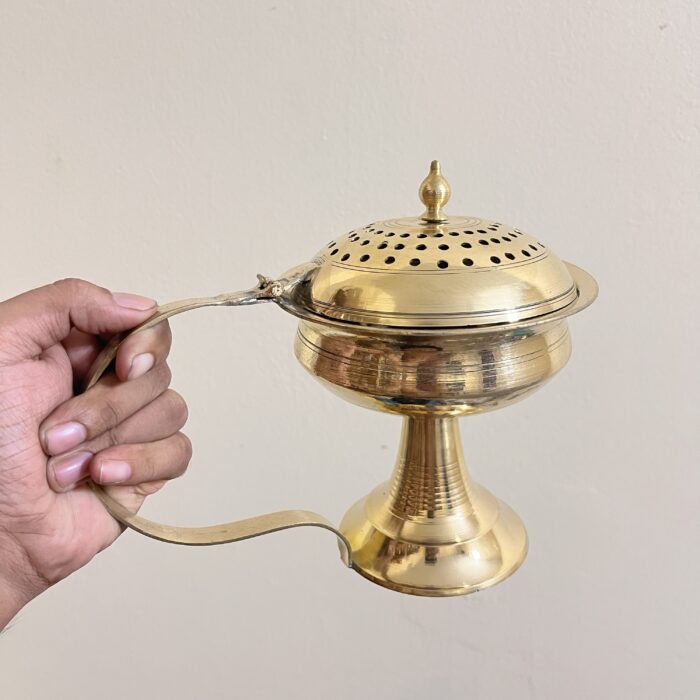 পিতলের বড় ডাকনা ধূপদানি - ৬৫০ গ্রাম - ৫” মুখ - Image 1