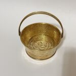 পিতলের হালকা ফুলের সাজি- ৭/৩.৫ ইঞ্চি- ৩২০ গ্রাম - Image 2