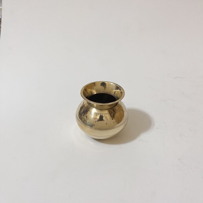 img_7746 পিতলের ছোট ঘট - ১৪০ গ্রাম - ১০০ মিলি - Image 3