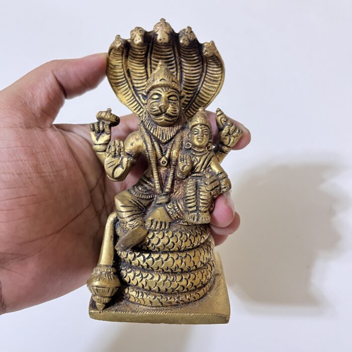 img_7789 পিতলের অ্যান্টিক ডিজাইনের নরসিংহ - ৫ ইঞ্চি- ১ কেজি - Image 3