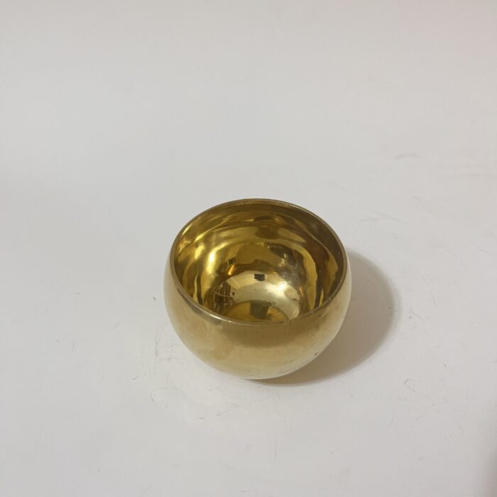 পিতলের পুরনো বাটি- পলিশ করা- ৩.৫” - Image 2