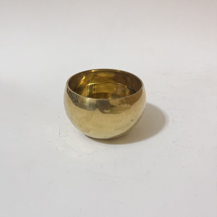 পিতলের পুরনো বাটি- পলিশ করা- ৩.৫” - Image 1