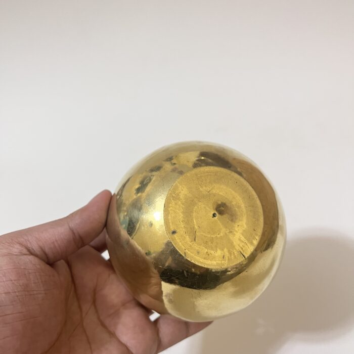 পিতলের পুরনো বাটি- পলিশ করা- ৩.৫” - Image 3