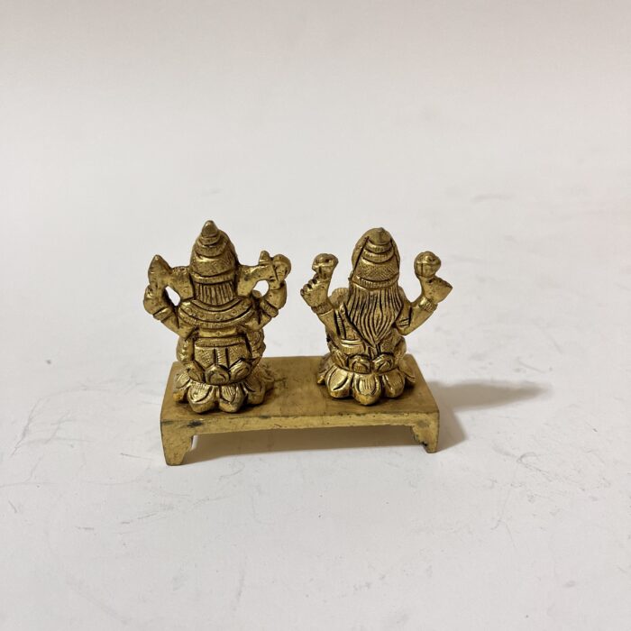 পিতলের এন্টিক ডিজাইনের ধনলক্ষ্মী গণেশ সেট- ২.৫ ইঞ্চি- ৩০০ গ্রাম - Image 3