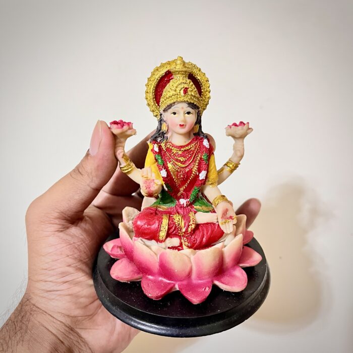 img_7913 পলি রেসিনের তৈরি ধনলক্ষ্মী - ৪ ইঞ্চি- ১৭০ গ্রাম - Image 2