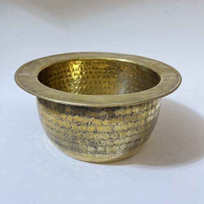 img_7942 পিতলের পুরনো সসপেন - অনেক মজবুত - ১০ ইঞ্চি - ১ কেজি ৪৪৫ গ্রাম - Image 1