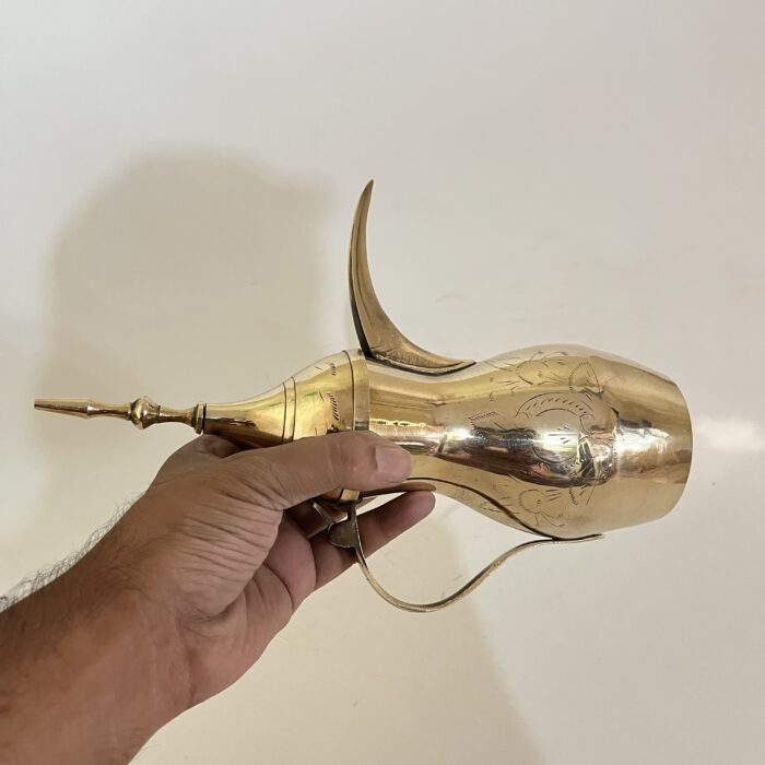 img_7963 Brass Old traditional Arabic coffee pot - Polished - 10 inches - 360 gm - Image 2