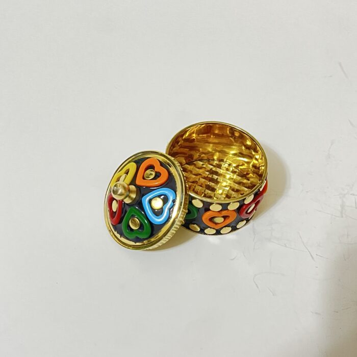 img_8015 কাজ করা সিধূর কৌটা- ২৫ গ্রাম - ছোট সাইজ - Image 4