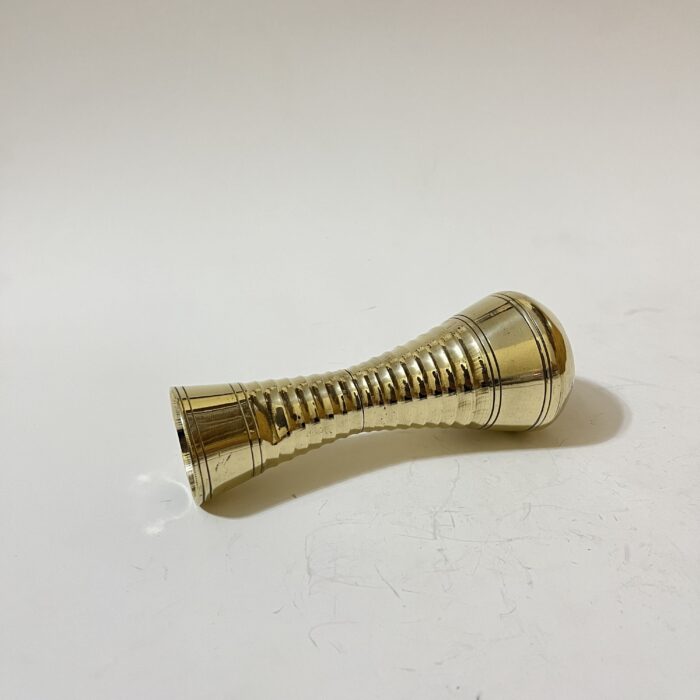 পিতলের পুরনো ফুলদানি - পলিশ করা - ৬ ইঞ্চি- ২৩০ গ্রাম - Image 3