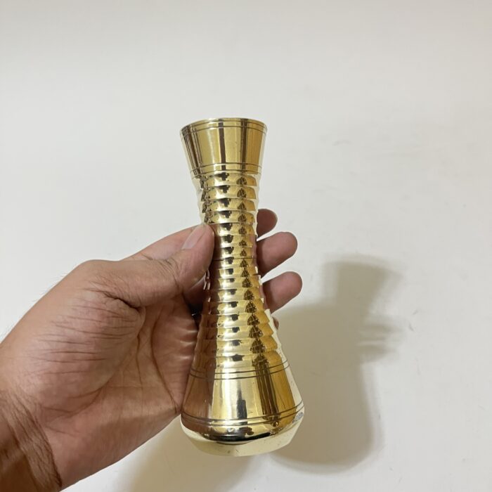 পিতলের পুরনো ফুলদানি - পলিশ করা - ৬ ইঞ্চি- ২৩০ গ্রাম - Image 2