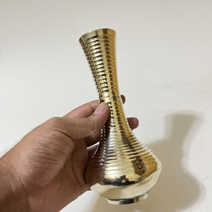 পিতলের ফুলদানি - ৮ ইঞ্চি- ৩২৪ গ্রাম - Image 3