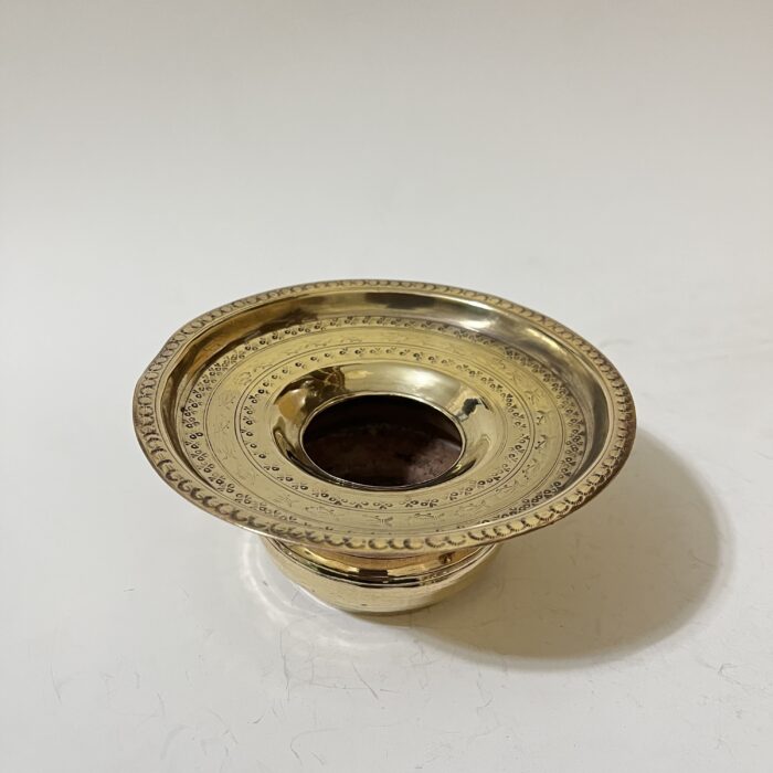 img_8097 পিতলের পুরনো চিলমচি - ছোট সাইজ - ৬ ইঞ্চি- ২৮৫ গ্রাম - Image 2