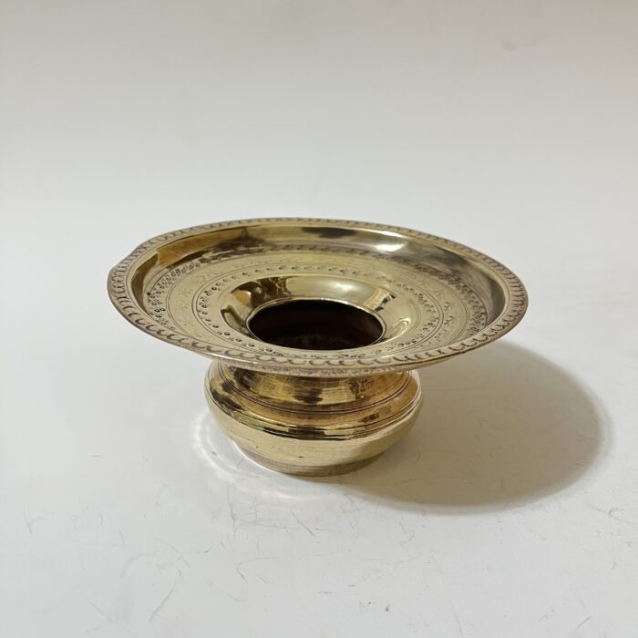 img_8098 পিতলের পুরনো চিলমচি - ছোট সাইজ - ৬ ইঞ্চি- ২৮৫ গ্রাম - Image 1