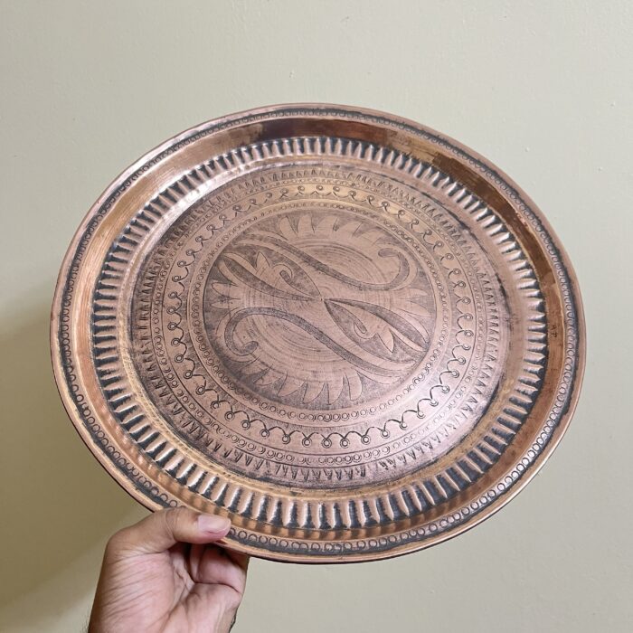 img_8120 তামার পুরনো থালা- পলিশ করা হয়েছে- ১৫ ইঞ্চি - ১ কেজি ১৮০ গ্রাম - Image 1
