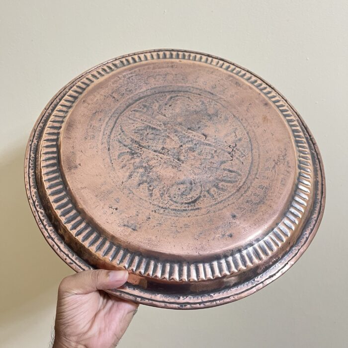 img_8121 তামার পুরনো থালা- পলিশ করা হয়েছে- ১৫ ইঞ্চি - ১ কেজি ১৮০ গ্রাম - Image 2