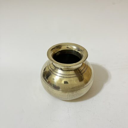 পিতলের পুরনো ঘটি - হেভি ওয়েট - লাইফ টাইম ইউজ করা যাবে - ১ লিটার