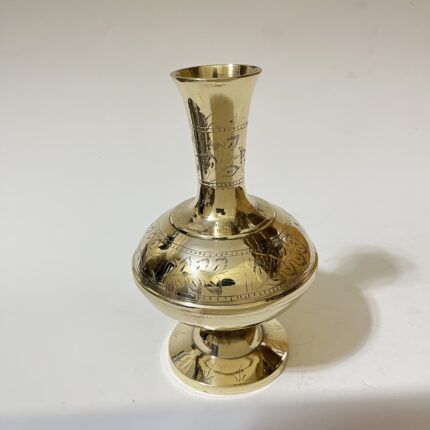 পিতলের পুরনো ফুলদানি- পলিশ করা - ৮.৫ ইঞ্চি