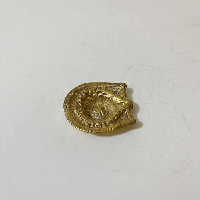 পিতলের কুলা প্রদীপ - ৩.৪ ইঞ্চি - ১৭০ গ্রাম - Image 2