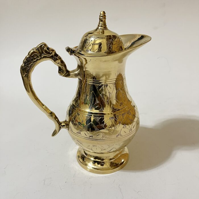 পিতলের মোগল ডিজাইন জগ- হাতে নকশা করা - ১ লিটার- ১২০০ গ্রাম - Image 1