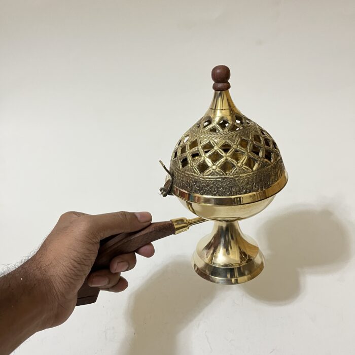 Brass South indian Dhupdani - 8 inches - 500 gram - Image 4