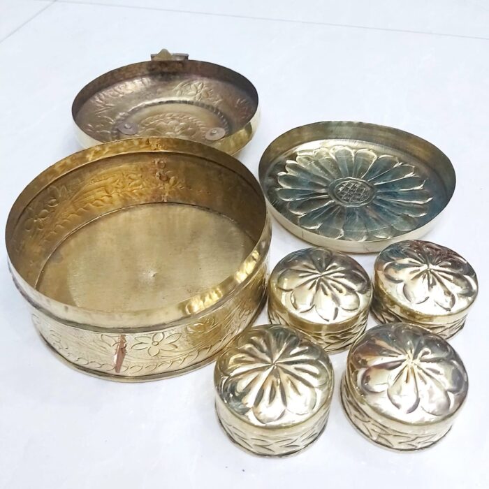 পিতলের পানদানি - ৫.৫ ইঞ্চি - ৫০০ গ্রাম - Image 3