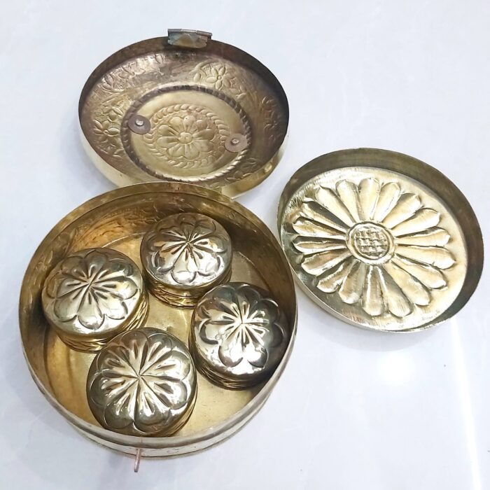 পিতলের পানদানি - ৫.৫ ইঞ্চি - ৫০০ গ্রাম - Image 2