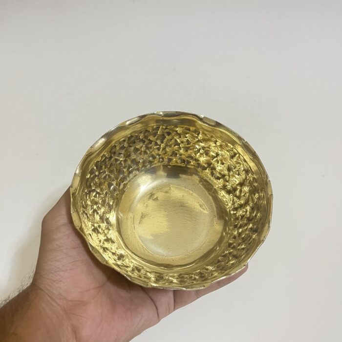 পিতলের বাটি - ১৭০ গ্রাম - ৫ ইঞ্চি - Image 3