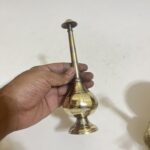 পিতলের পুরনো গোলাপজলদানি - ৭.৫ ইঞ্চি - ১৮০ গ্রাম - Image 2