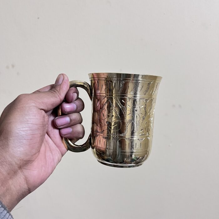 প্রিমিয়াম পিতলের হাতে নকশা করা পানির মগ | ৪৫০ মিলি | ৪৪০ গ্রাম | ফ্রি পলিশ পাউডার - Image 3