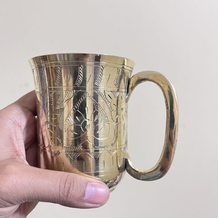 প্রিমিয়াম পিতলের হাতে নকশা করা পানির মগ | ৪৫০ মিলি | ৪৪০ গ্রাম | ফ্রি পলিশ পাউডার - Image 4