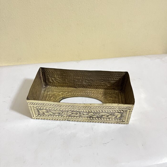 পিতলের টিস্যু বক্স (Handmade Design)
প্রিমিয়াম লুক | ঘর ও অফিস ডেকোর - Image 3