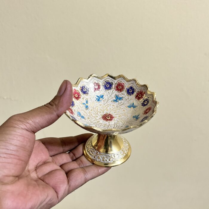 পিতলের ইউনিক মিনা করা স্ট্যান্ড বাটি - ১৮০ গ্রাম - ৩.৫ ইঞ্চি - Image 3