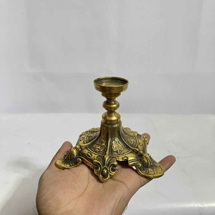 পিতলের পুরনো এন্টিক মোমদানি স্ট্যান্ড - ৪ ইঞ্চি - ৪১০ গ্রাম - Image 4