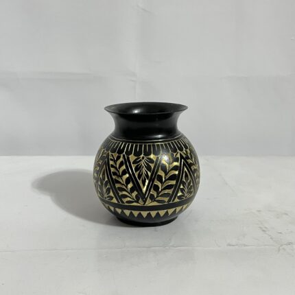 পিতলের মিনা করা কালো ঘট - শোপিস - ৬৫০ গ্রাম - ৪.৫ ইঞ্চি