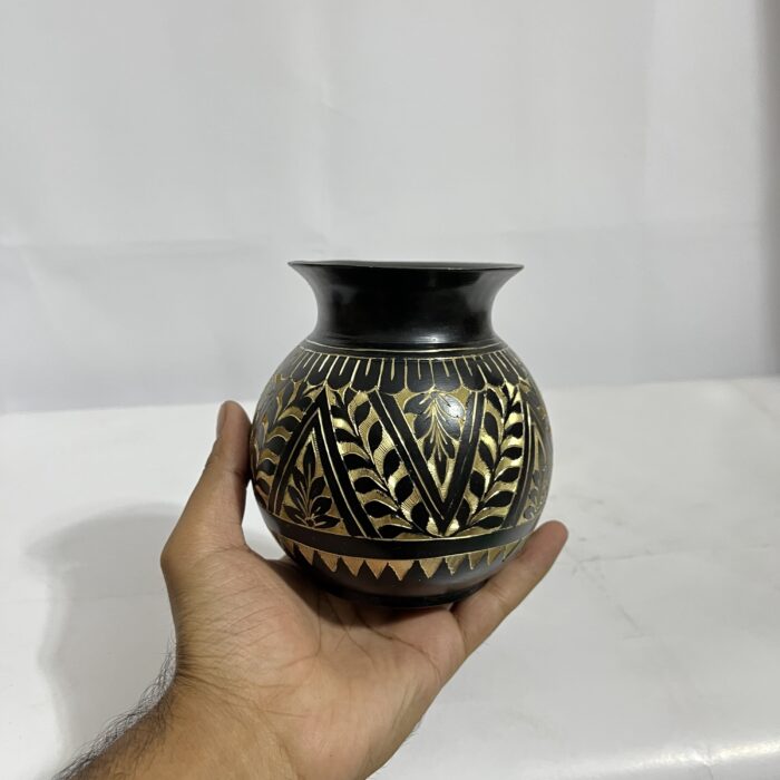 পিতলের মিনা করা কালো ঘট - শোপিস - ৬৫০ গ্রাম - ৪.৫ ইঞ্চি - Image 3