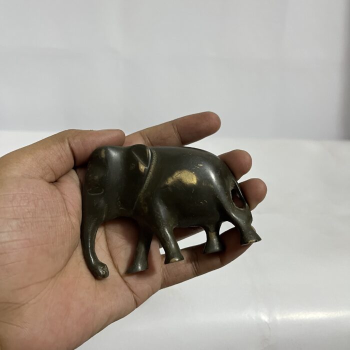 পিতলের পুরনো ছোট হাতি - শোপিস - ৩ ইঞ্চি - ১৫৫ গ্রাম - Image 4