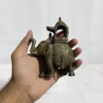 পিতলের অ্যান্টিক ছোটো হাতি - পুরনো - ৬০০ গ্রাম - ৪ ইঞ্চি - Image 4