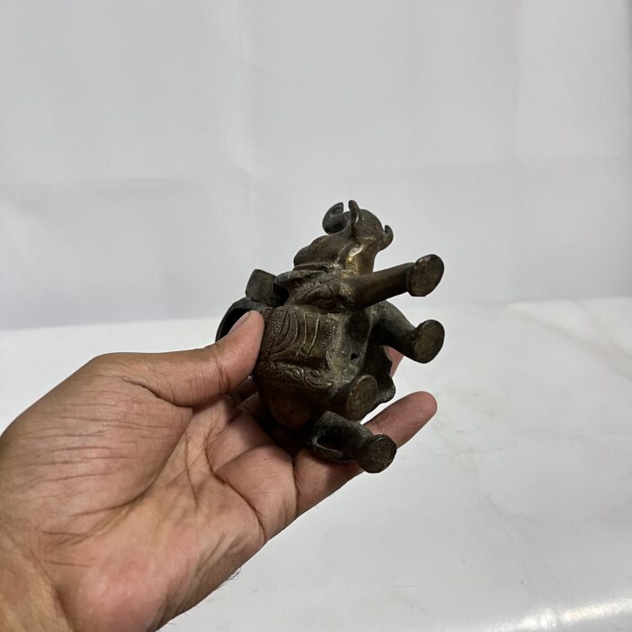পিতলের অ্যান্টিক ছোটো হাতি - পুরনো - ৬০০ গ্রাম - ৪ ইঞ্চি - Image 8