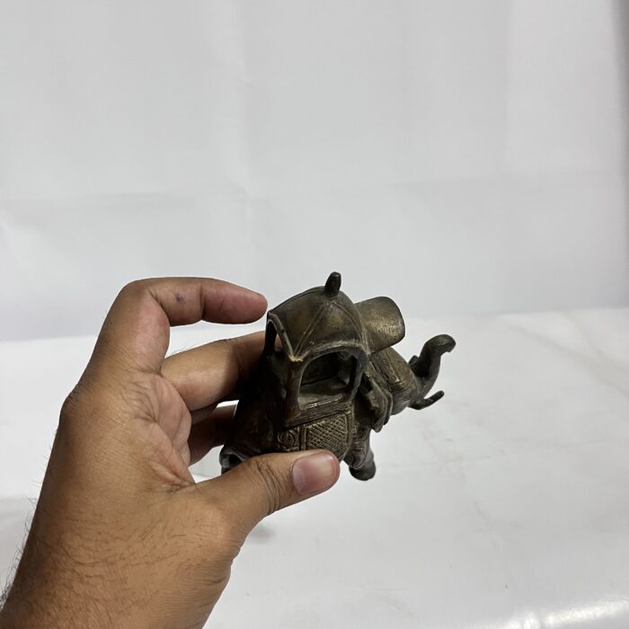পিতলের অ্যান্টিক ছোটো হাতি - পুরনো - ৬০০ গ্রাম - ৪ ইঞ্চি - Image 5